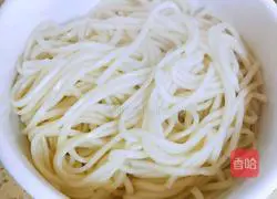 Illustration of how to make scallion oil noodles 20