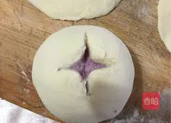 Illustration of how to make purple potato blossom steamed buns 9