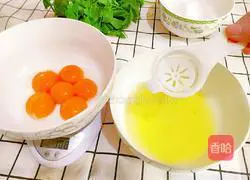 Illustration of how to make golden noodles 3