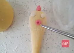 Illustration of how to make Screaming Chicken Buns 10
