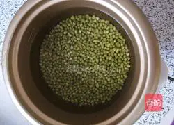Illustration of how to make mung bean syrup 3