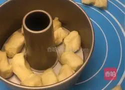 Illustration of how to make bacon, chive and shredded buns 10