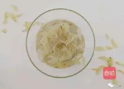 Illustration of how to use corn lily sweet soup to dispel dampness and replenish qi 2