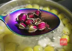 Illustration of how to make grape pear and rose tea 8