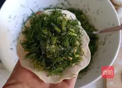 Illustration of how to make fennel and egg stuffed buns 12