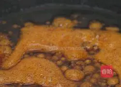 Soybean braised pig trotters recipe 3