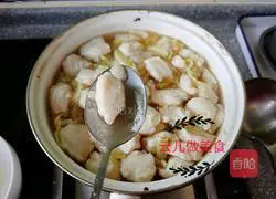 Illustration of Autumn Healthy Snapper Ball Soup 12