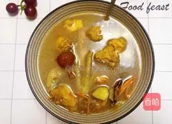 Illustration of how to make five-finger peach, yam, candied dates and chicken soup 6