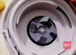 Illustration of how to make banana and pumpkin juice 7