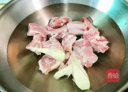 Coix Seed, Winter Melon and Pork Ribs Soup Recipe Illustration 3