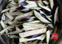 Illustration of how to make fried eggplant with pepper 3