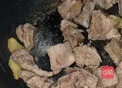 Carrot and pork ribs soup Practice illustration 5