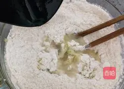 Illustration of how to make cucumber and egg pancakes 9