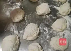 Illustration of how to make leek and egg box 3