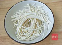 Illustration of how to make sour noodles 1