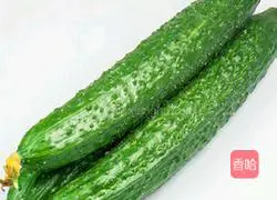 Illustration of how to make cool spiral cucumber 1