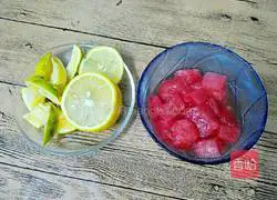 Watermelon Lemon Sparkling Drink Recipe Illustration 2