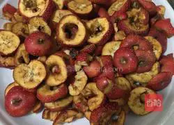 Illustration of how to make rock sugar hawthorn 1