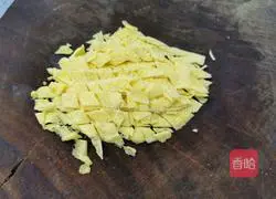 Illustration of how to make Longxu Noodles in Sour Soup 4