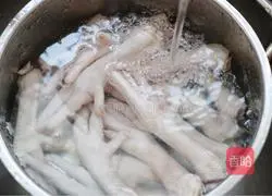 Chicken feet in clear soup Illustration of how to do it 3