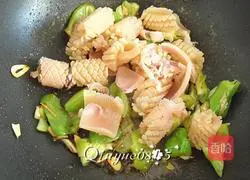 Illustration of how to make spicy fried squid 7