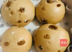 Illustration of how to make brown sugar and red date steamed buns 5