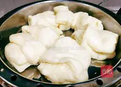 Illustration of how to make milky sesame rolls 18