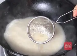 Illustration of how to make fish bone noodle soup 8