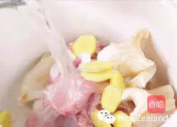 Alpine purple radish ribs and New Zealand fish maw soup recipe 3