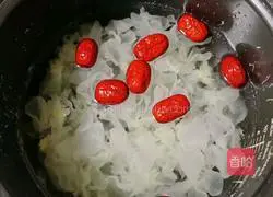 Recipe for Tremella, Snow Pear and Red Date Soup 5