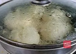 Illustration of how to make egg, leek and shrimp buns 14