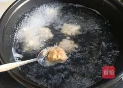 Illustration of how to make vegetable meatball soup 10