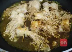 Illustration of how to make beef enoki mushrooms 6