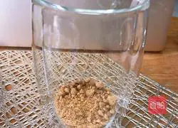 Illustration of how to make fruit yogurt wood bran cup 5