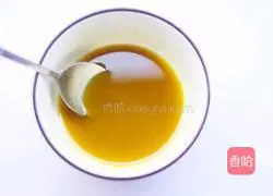 Illustration of how to make scallion pancakes 4