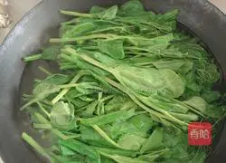 Illustration of how to make pea tip mushroom sauce noodles (Xiangha mushroom sauce) 2