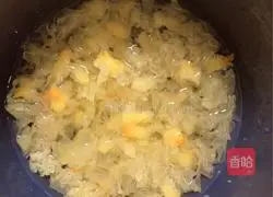 Illustration of how to make Tremella and Lotus Seed Soup 2