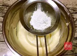 Illustration of how to make crispy egg-flavored biscuits 9