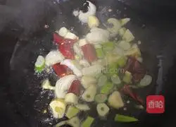 Illustration of how to make stir-fried pork belly with cabbage 3