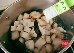 Illustration of how to make kelp, tofu and white radish meatball soup 15