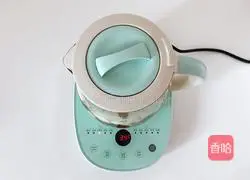 Illustration of how to make rock sugar, snow pear and kumquat drink 5