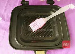 Illustration of how to make orange milk pancakes (little bear head shape) 10