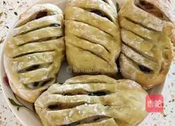 Illustration of the rice cooker version of matcha mochi buns 7