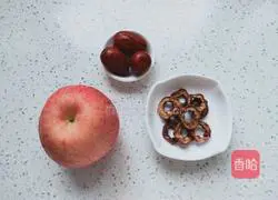 Apple, hawthorn and red date soup recipe 2