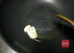 Illustration of cooking noodles with wild crucian carp soup 3