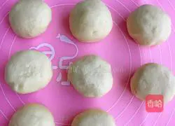 Illustration of how to make milky honey bean rolls 10