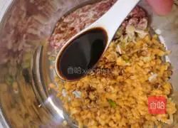 Illustration of how to make pork and potato buns 10