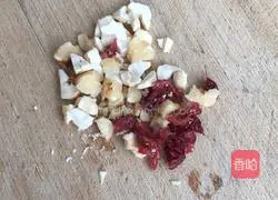 Illustration of how to make Shunde ginger into milk 9