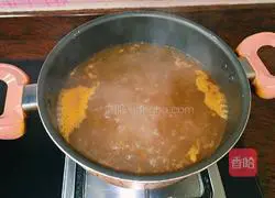 Seafood Tom Yum Soup Recipe Illustration 4