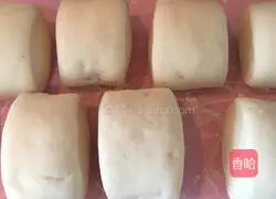 Illustration of how to make gold and silver milk-flavored steamed buns 6